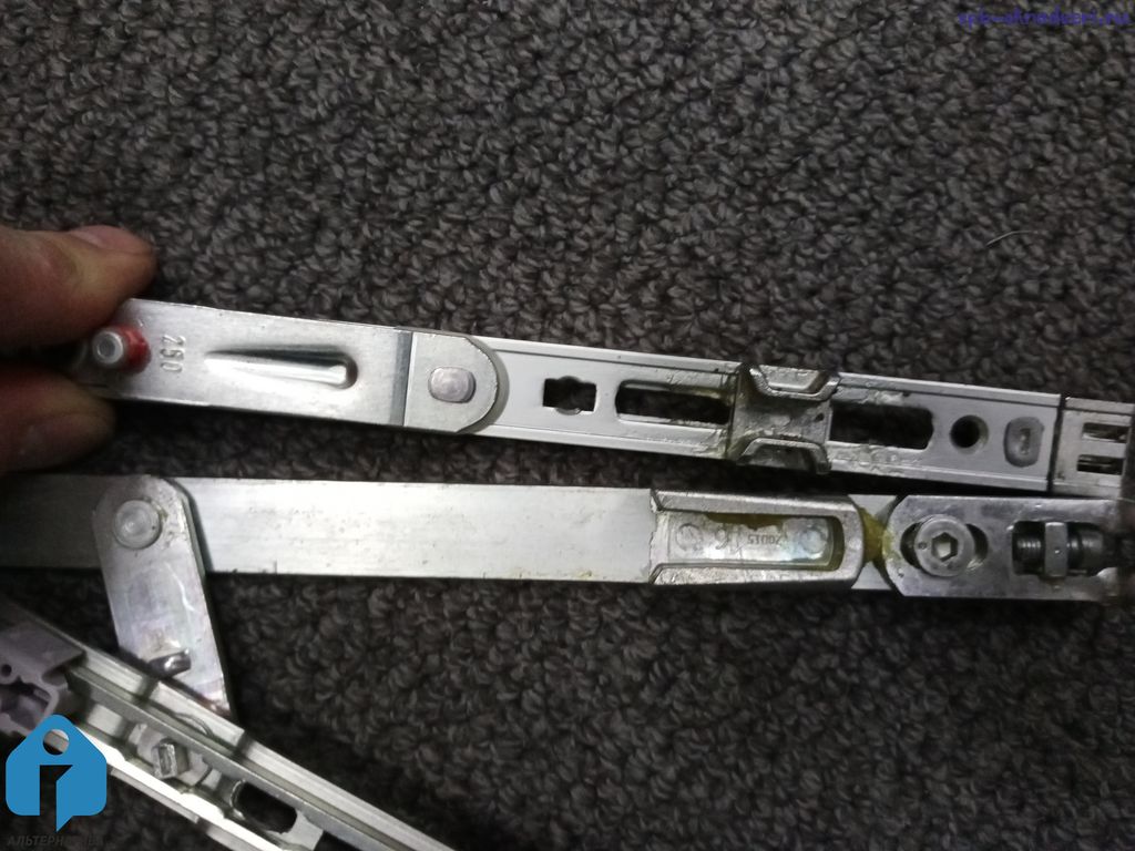 сравнение "коротких" ножниц Roto Nt и Axor komfort line k-3 (конструкция узела запирания ножниц)